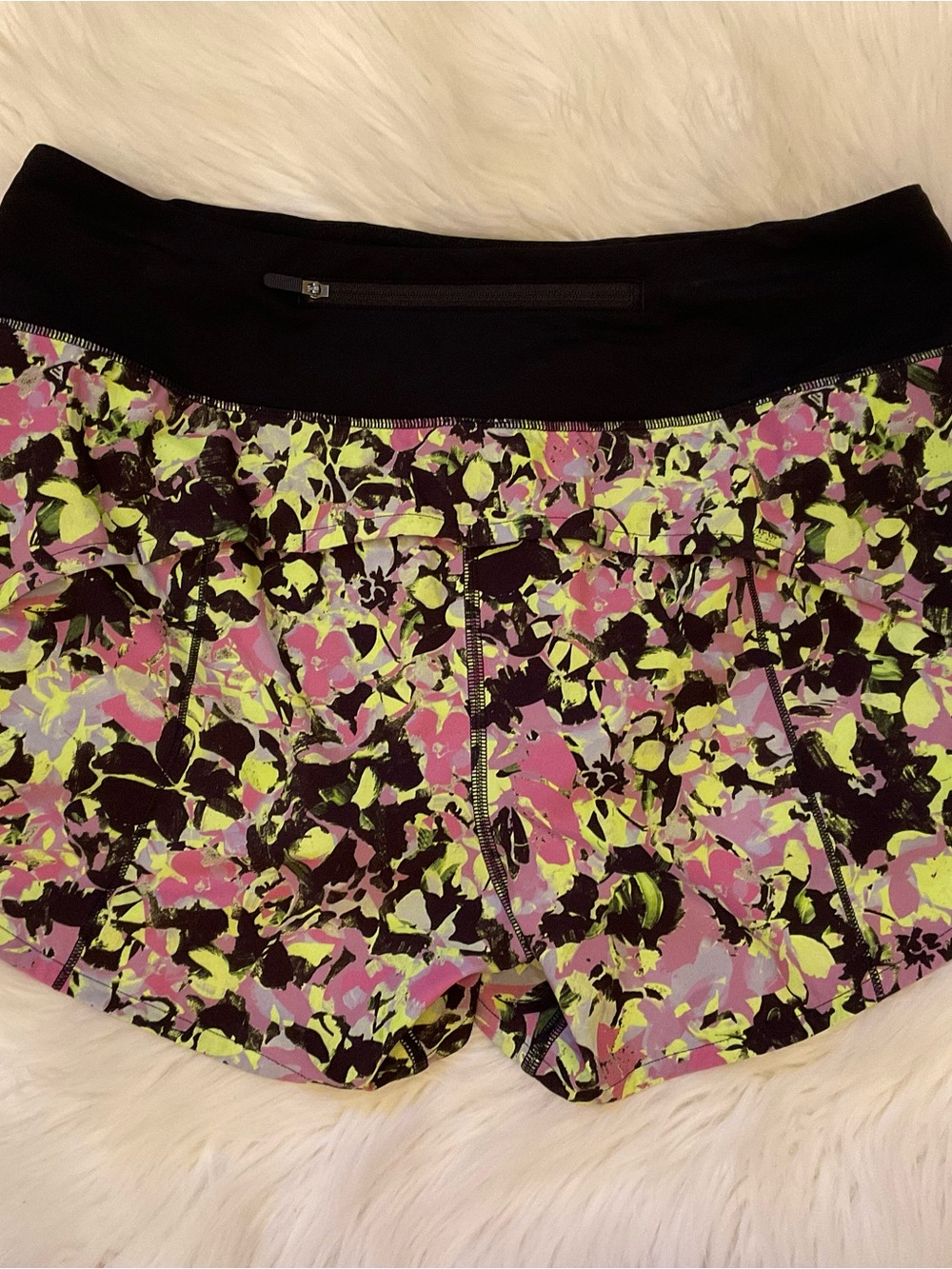 Lululemon Speed Up MidRise Lined Short 4"
Inflected Highlight Yellow Multi Black - Picture 6 of 7
